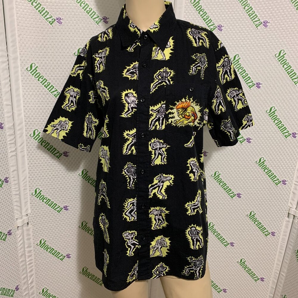 Middle Of Beyond Button Down Shirt Street Fighter Blanka MOB Electric Shock M